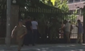 Genelkurmay Başkanlığın'dan çıkan er ve erbaş polise teslim oldu