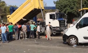 Vatandaşlar 20. Zırhlı Tugay Komutanlığı önünde bekliyor