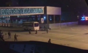 Atatürk Havalimanı apronunu basan askerler kokpitten görüntülendi