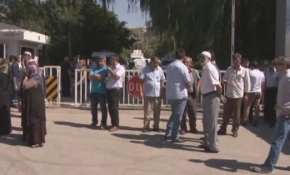 Adli tıp önünde ailelerin acı bekleyişi sürüyor