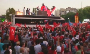 Türkiye'nin 81 ilinde meydanlarda tepki gösterildi