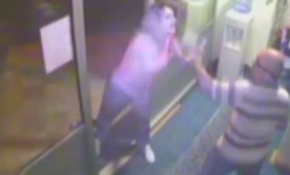 Sela okuyan müezzin tartaklandı