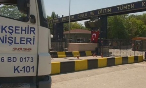 Etimesgut'taki Zırhlı Birlikler'in kapıları tutuldu