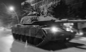 Binbaşı darbeci hainleri yerin dibine soktu