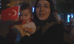 Anneler çocuklarının geleceği için meydanlarda