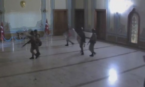 İstanbul Valiliği'nin işgali güvenlik kamerasında