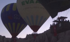 Balonlar FETÖ'nün darbe girişimine tepki için havalanıyor