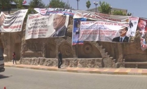 FETÖ'ye 3 dilde tepki