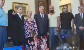 Başbakan Yıldırım, darbe girişimine direnen vatandaşları kabul etti