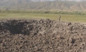 Patlayıcı yüklü araç yolda infilak etti