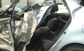 Tankların ezdiği araçlar emniyet otoparkında