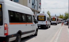 200 servis şoförü, araçlarıyla FETÖ'nün darbe girişimine tepki gösterdi