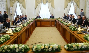 Erdoğan ve Putin heyetlerarası görüşmede bir araya geldi