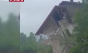 3 katlı evin yıkılış anı