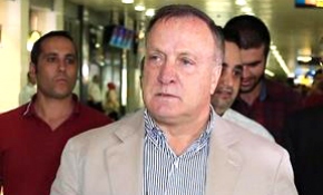 Advocaat Fenerbahçe için İstanbul'da