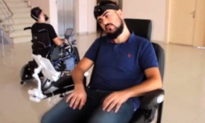 Engelliler için 'akıllı' akülü sandalye geliştirdi