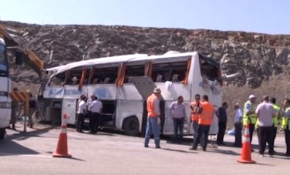 Gaziantep'te yolcu otobüsü devrildi