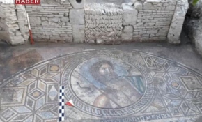 Antik kentte "Poseidon" tasvirli mozaik bulundu