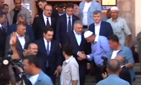 Başbakan Yıldırım Mevlana Müzesi'ni ziyaret etti