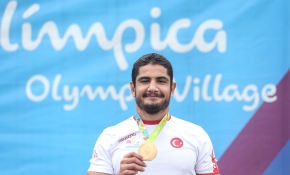 Taha Akgül'ün 'altın' gururu