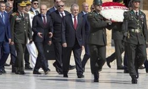 YAŞ üyeleri Anıtkabir'i ziyaret etti