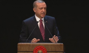 'Milletimizi bölemeyeceksiniz, bayrağımızı indiremeyeceksiniz...'