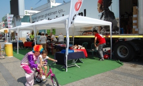 'LÖSEV İyilikler Tırı' İzmir'de