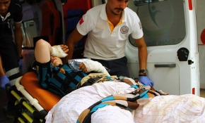 Cerablus'ta yaralanan Suriyeli 2 kardeş Gaziantep'e getirildi