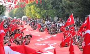 Bingöl'de 'teröre lanet, huzura davet' mitingi