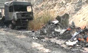 PKK’lı teröristler 11 aracı ateşe verdi