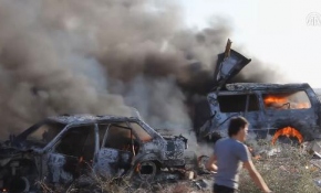 Suriye ordusuna bağlı savaş uçakları sivillere ait konvoya saldırdı