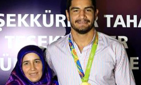 'Çok çalışarak bu başarıyı elde etti'