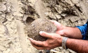 Roma dönemine ait yüzlerce taş gülle bulundu