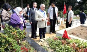 Başbakan Yıldırım'ın kabristan ziyareti