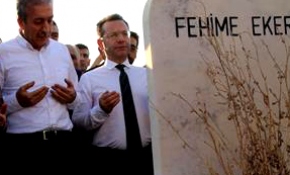 AK Parti Genel Başkan Yardımcısı Eker aile mezarlığını ziyaret etti