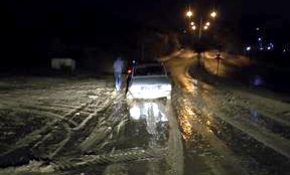 Sağanak nedeniyle bazı binalarda su baskını oldu