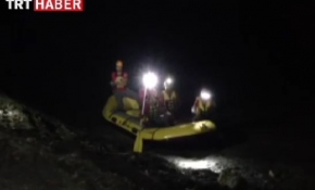 Bataklığa saplanan köpeğe kurtarma operasyonu