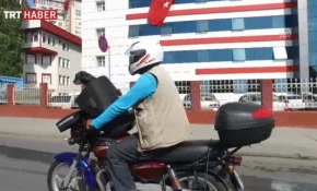 Motorlu kuryenin sıra dışı iş arkadaşı