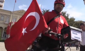 Bisikletle Almanya'dan İzmir'e geldi