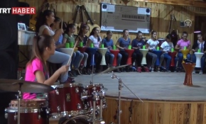 "Emanet darbuka ve 5 bardak"la hayatları değişti