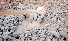 Mimar Sinan'ın torunları ekmeğini taştan çıkarıyor