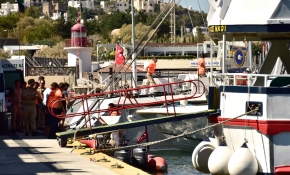 Bodrum'da lastik bot battı