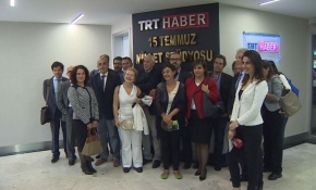 Gazetecilerden TRT'ye ziyaret