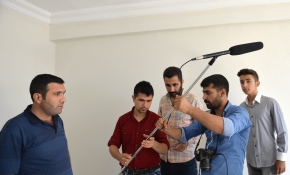 Fabrika işçilerinin film telaşı