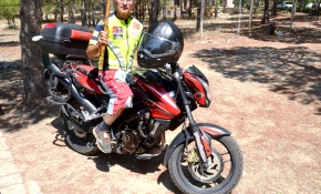 Ne motosikletinden ne koşmaktan ne de neyinden vazgeçiyor