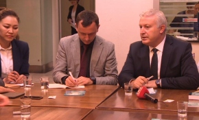 Rus gazeteciler TRT'de