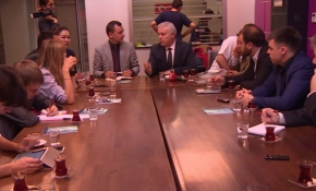 Yabancı gazeteciler TRT'yi ziyaret etti