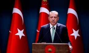 'Sipariş üzerine Türkiye'ye not vermeye kalkıyorlar'