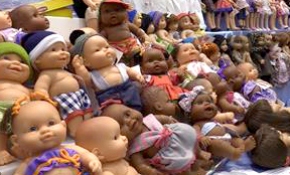 Ukrayna'da oyuncak bebek fuarı düzenlendi