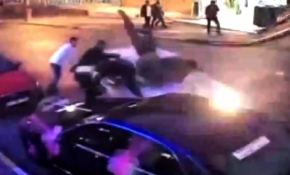 Düğünde kavga ettiği kişilere otomobiliyle çarptı